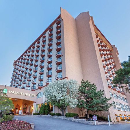 Embassy Suites By Hilton Kansas City Plaza Bagian luar foto