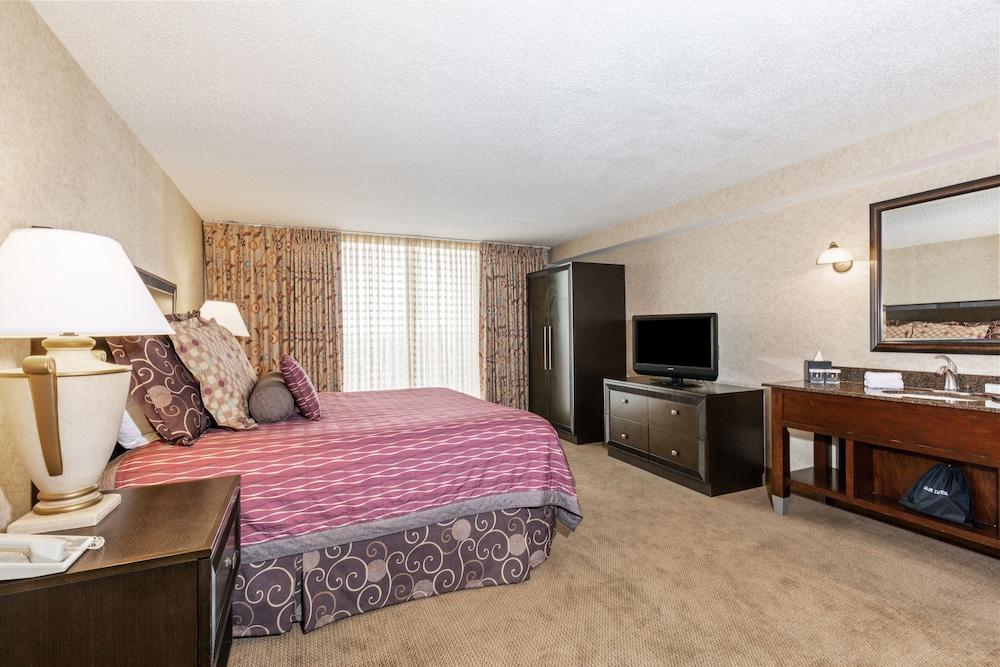 Embassy Suites By Hilton Kansas City Plaza Bagian luar foto