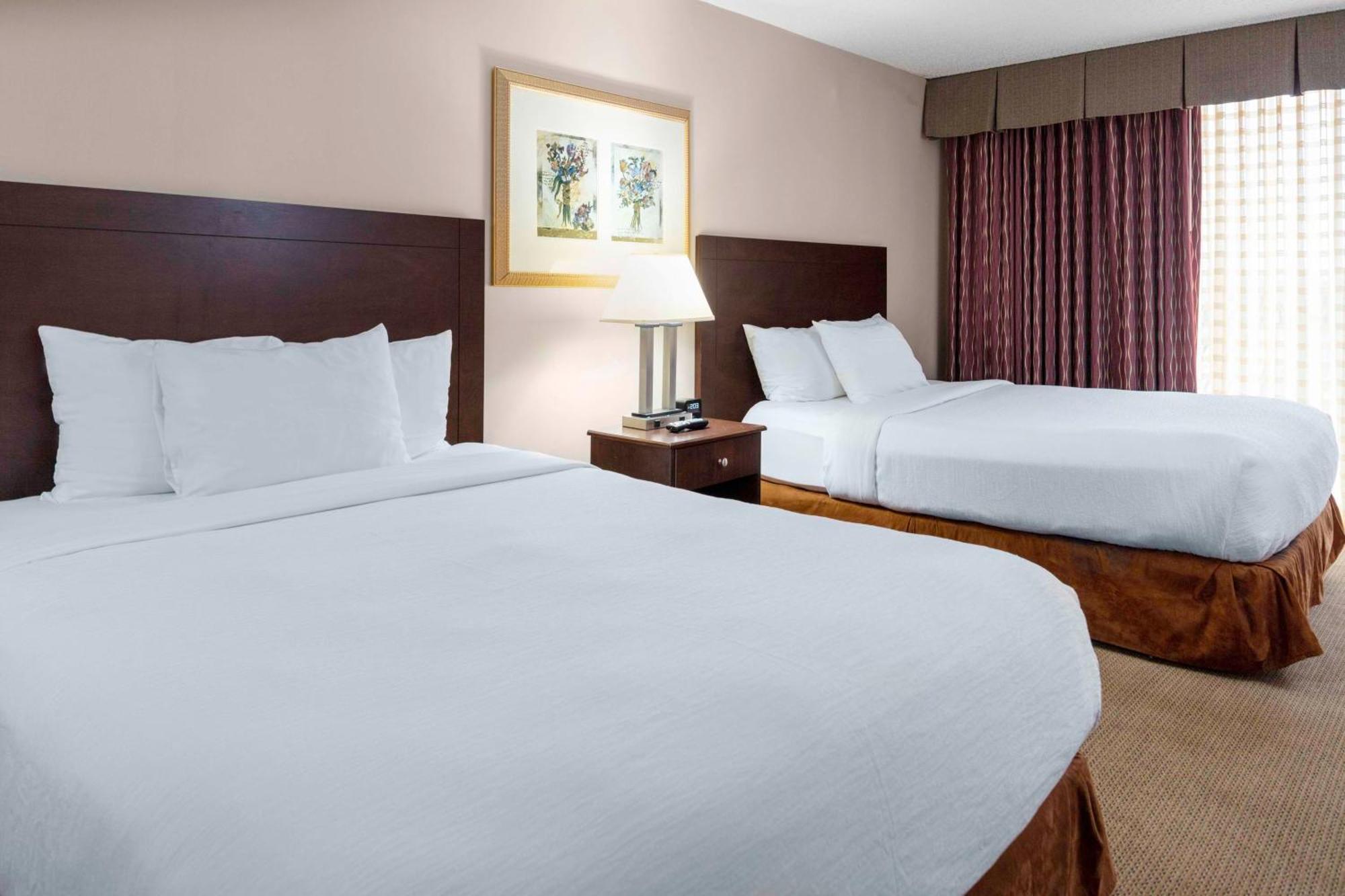 Embassy Suites By Hilton Kansas City Plaza Bagian luar foto