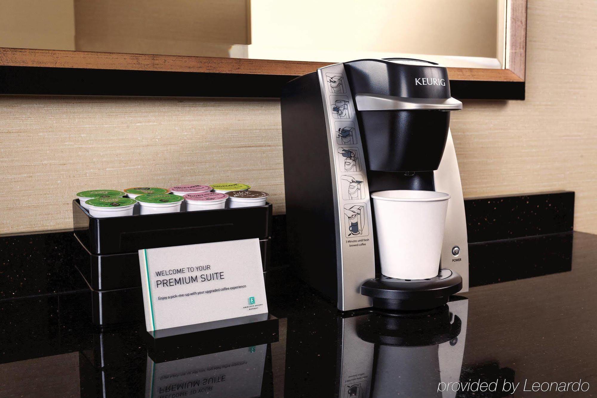Embassy Suites By Hilton Kansas City Plaza Bagian luar foto